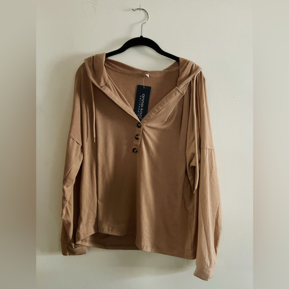 NWT • Hooded Top - Light Chestnut. Size L